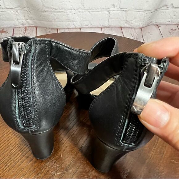 VIA SPIGA soft leather cross cross sandals in 3” heels Euc - Picture 4 of 8